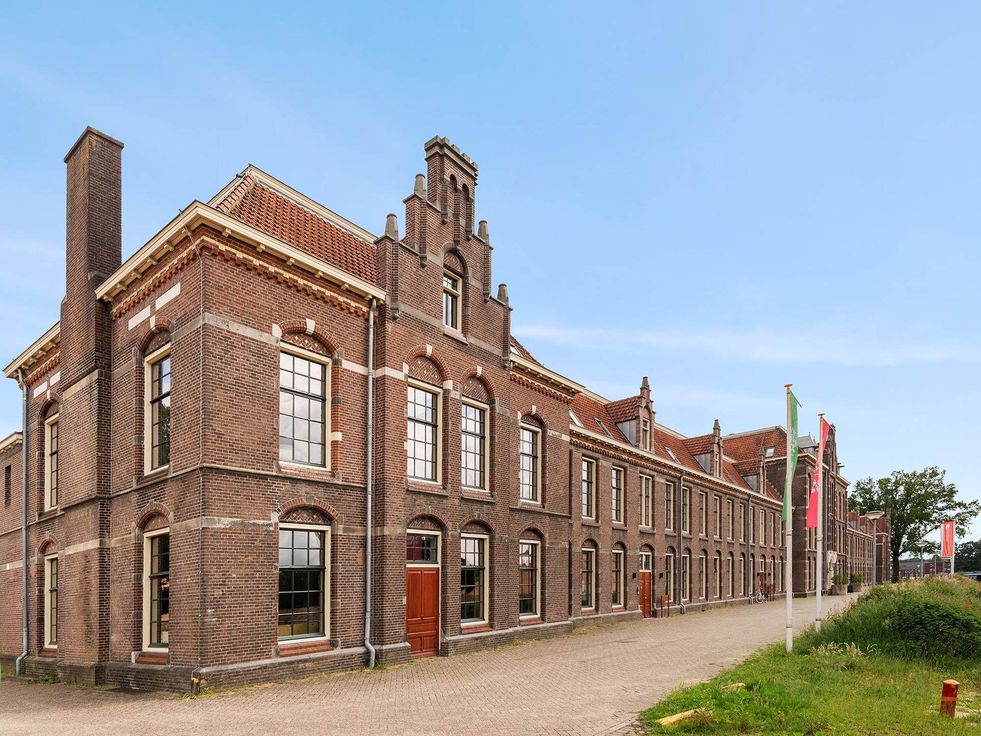 Frisokazerne met kantoorruimte voor startende ondernemers in Ede
